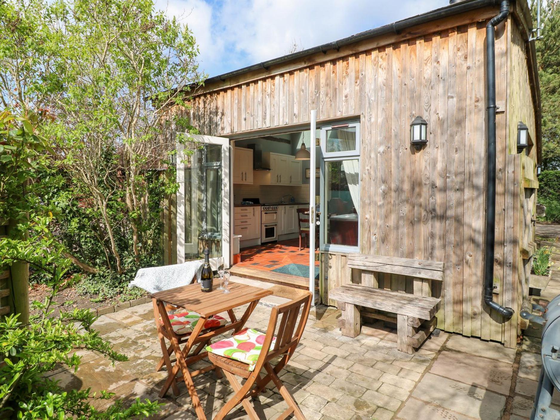 Hen House View Villa Rugeley Bagian luar foto